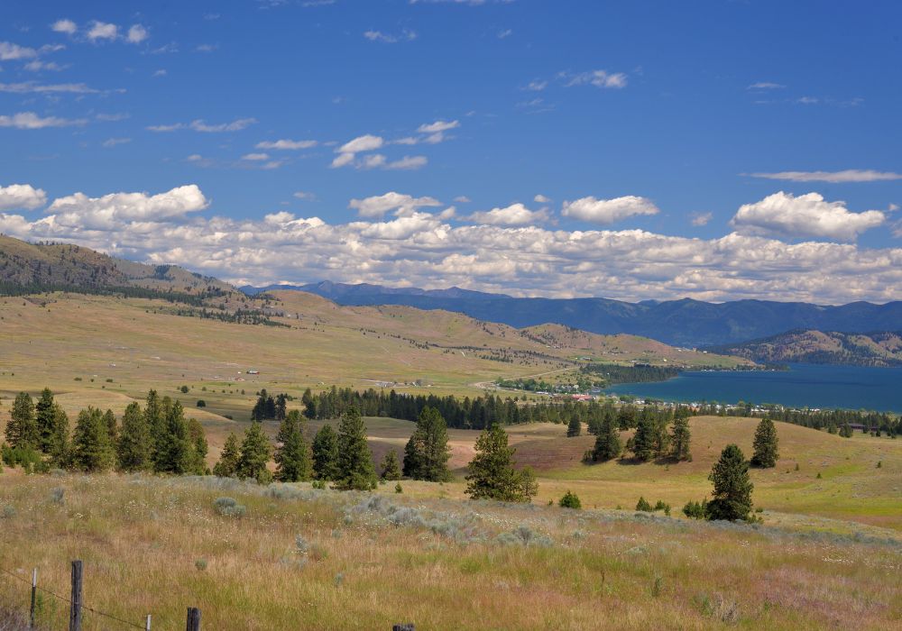 A small rural community of Elmo, Montana sits on the edge of the Flahead Lake on the Flathead Indian Reservation.