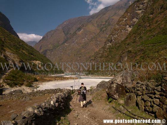 trekking annapurna circuit budget backpacking 