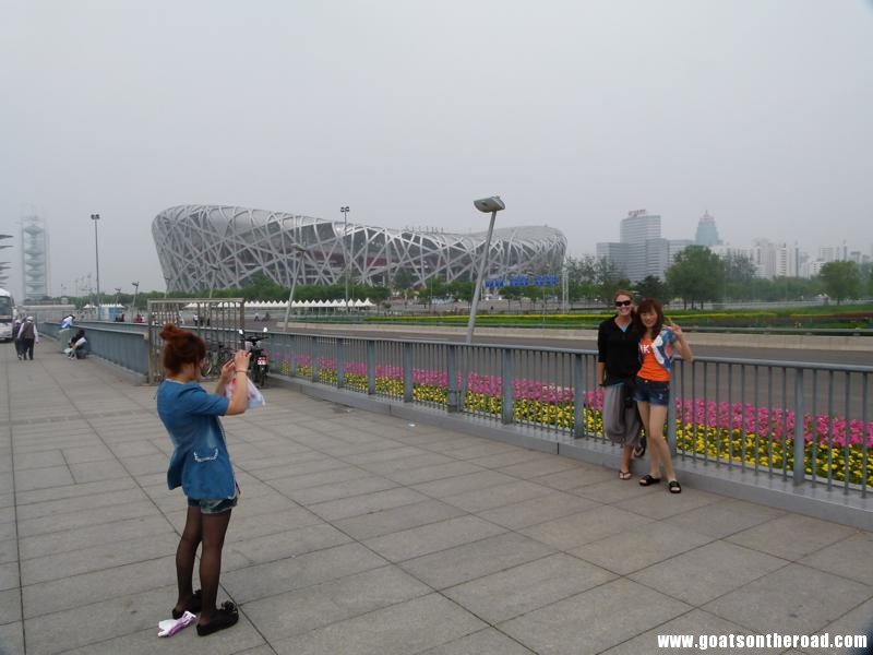 Budget backpacking couple in Beijing