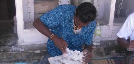 budget backpacking Marble Carver In Mahabalipuram