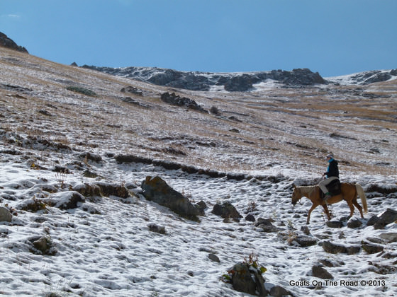 horse trekking kyrgyzstan