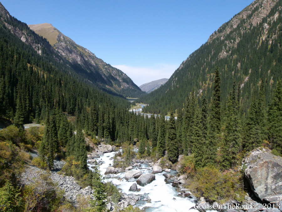 atlyn arashan trek kyrgyzstan