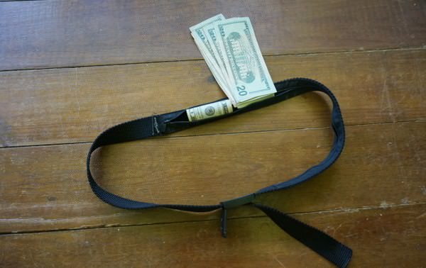 money belt stay safe travelling