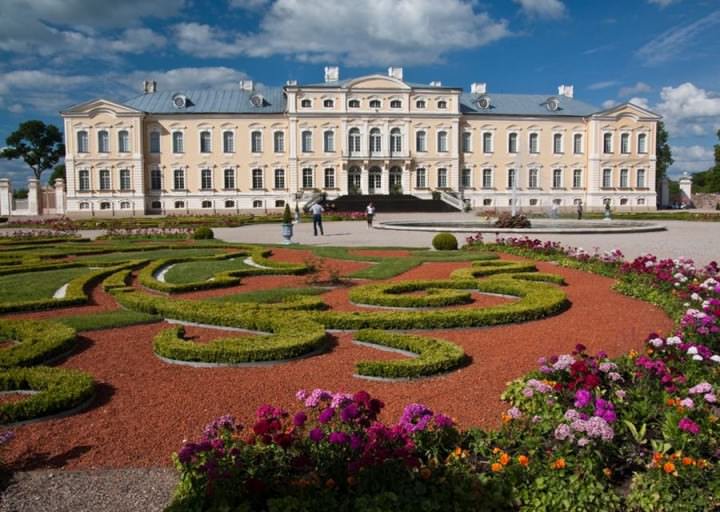 Rundale Palace source: www.insightguides.com