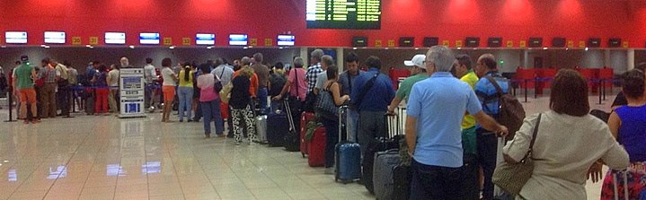 travel planning long line ups at airport