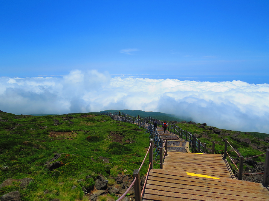 hallasan hiking in south korea