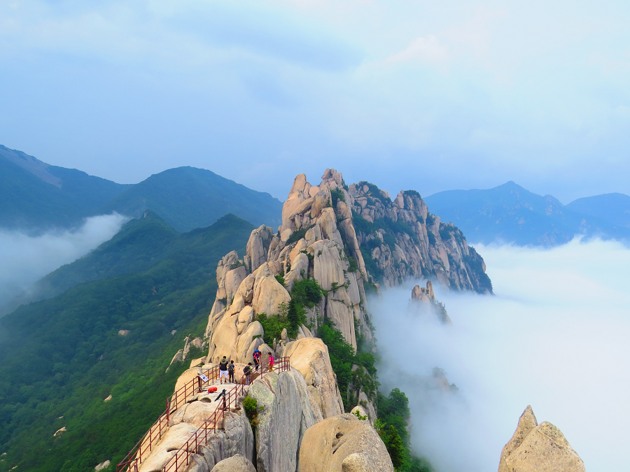 seoraksan hiking in south korea