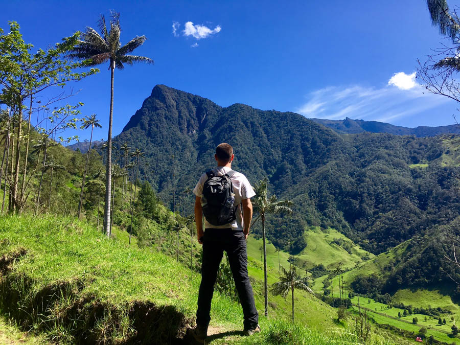 backpacking colombia hiking the valle de cocora in salento 