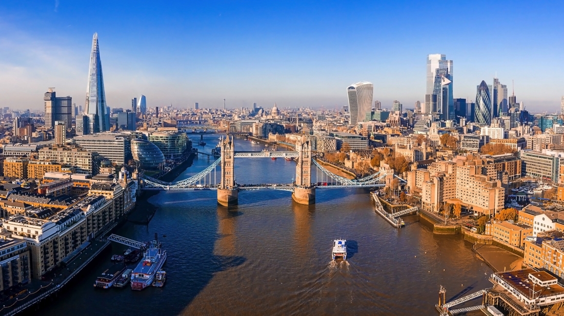 travelling to london guide