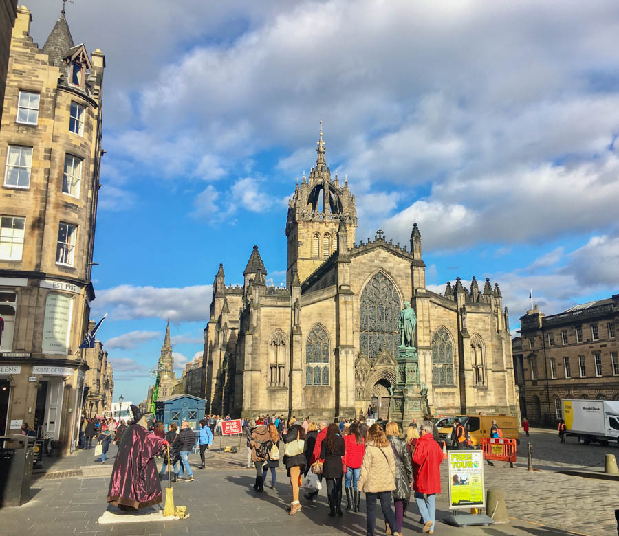 the royal mile edinburgh scotland