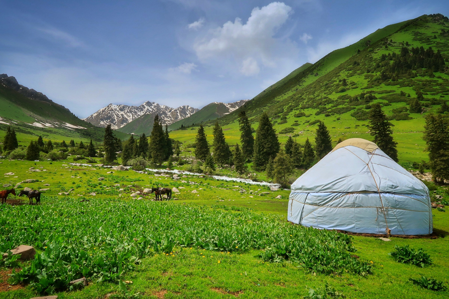 travel to kyrgyzstan trekking keskenkija trail jyrgalan