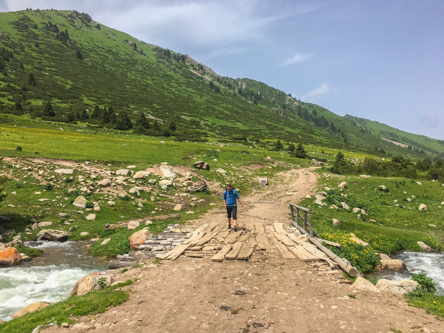 trekking keskenkija trail jyrgalan kyrgyzstan