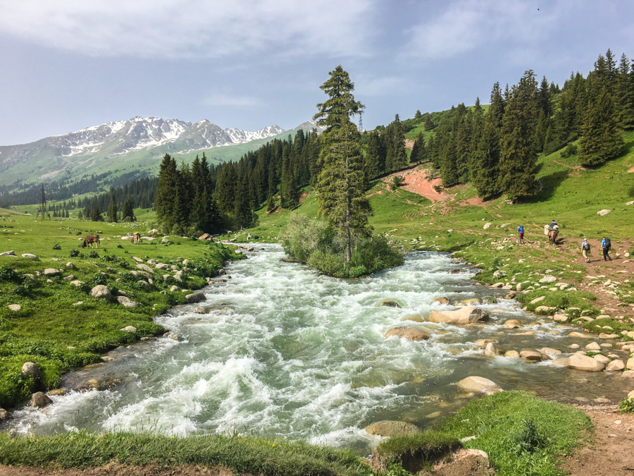 how to trek the keskenkija trail in jyrgalan kyrgyzstan