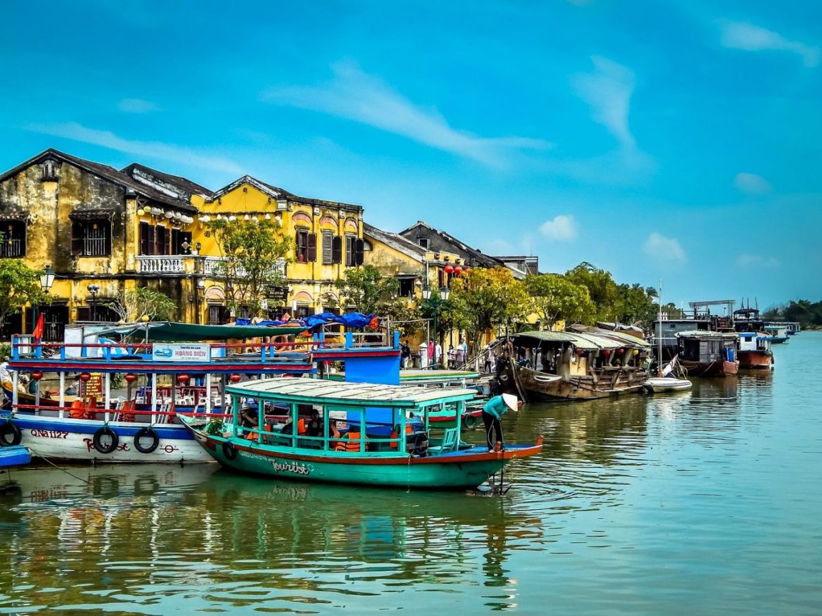 Local things to do in Hanoi, best places to stay and attractions - Love and  Road