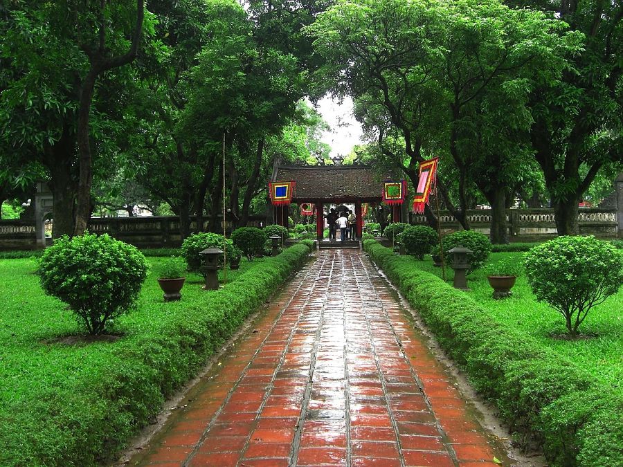 Things to do in Hanoi-temple-literature-vietnam