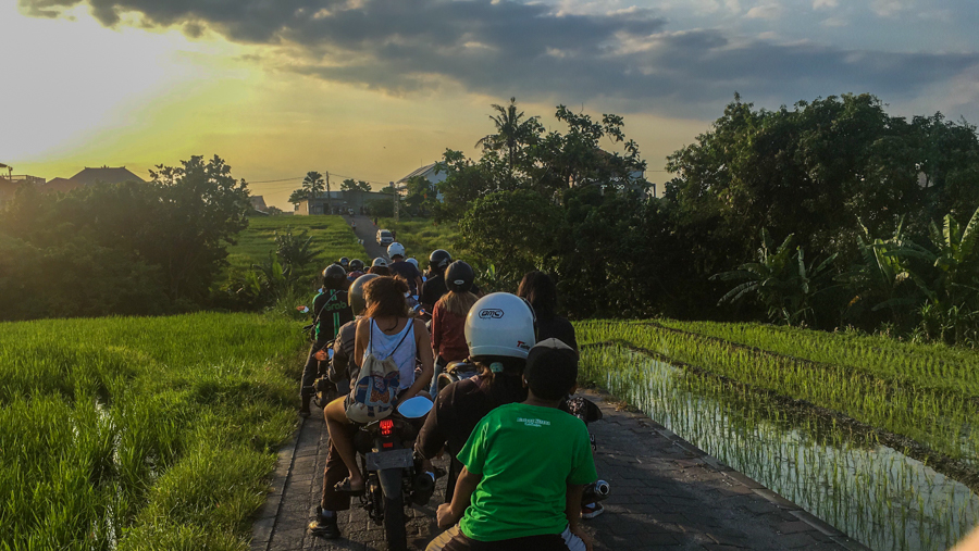 shortcut road in canggu bali 