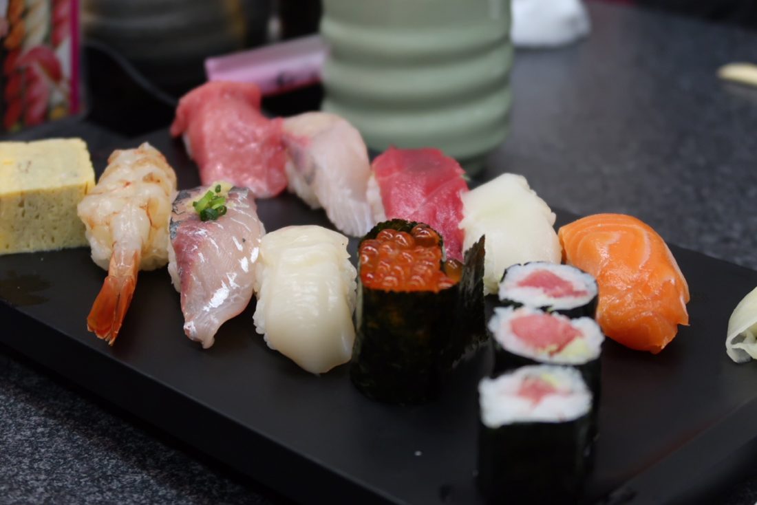 what to do in japan visit the tsujiki market and have sushi