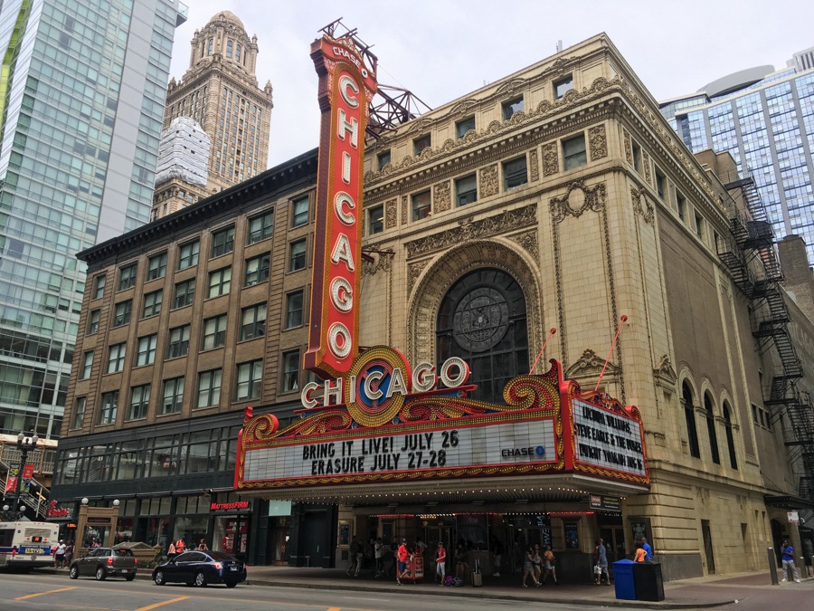 visit the chicago theater one of the best things to do in chicago