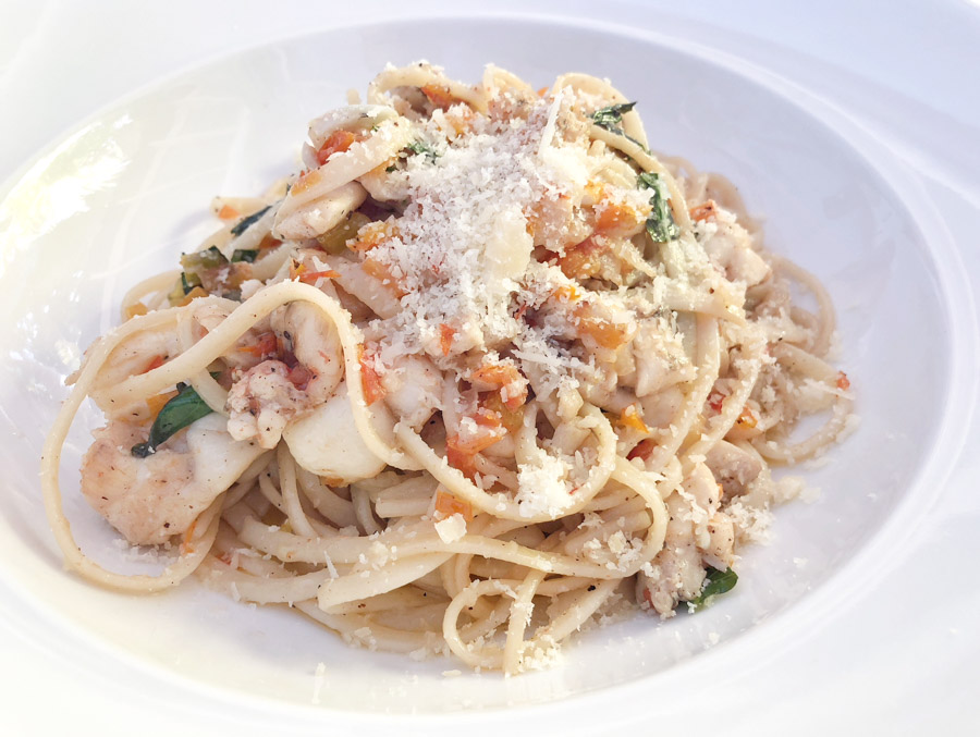 mount cinnamon restaurants serve lobster linguine