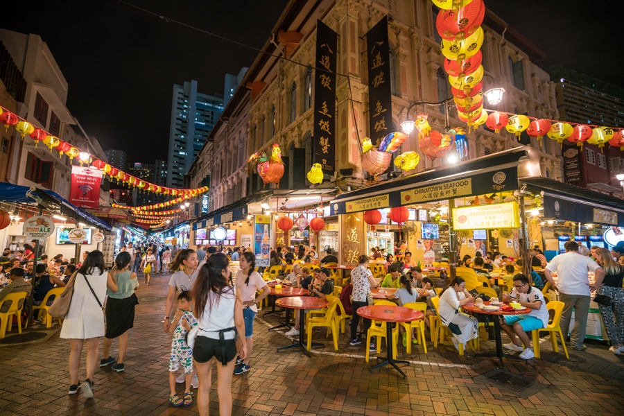 if you ask what to do in sinapore the locals will say visit chinatown