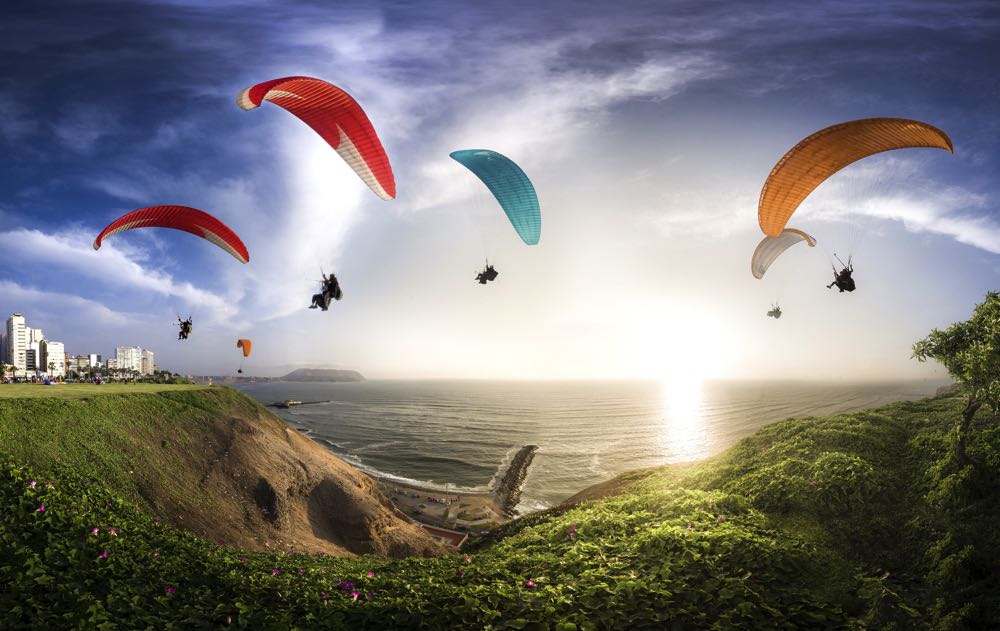 paragliding in lima peru