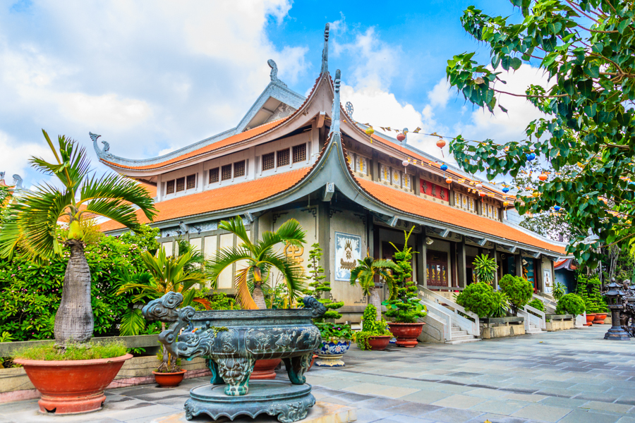 don't miss the pagodas and temples in ho chi minh