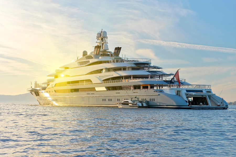 a guide to finding yacht jobs