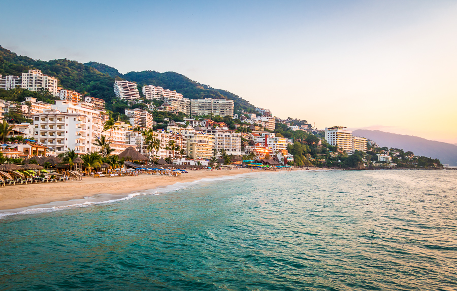 los muertos beach puerto vallarta