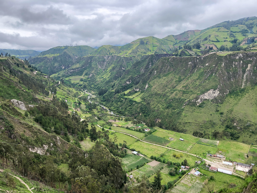 canyon viewpoint isinlivi to chugchilan quilotoa_