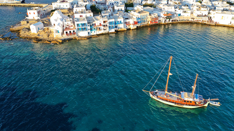 sailing around mykonos island