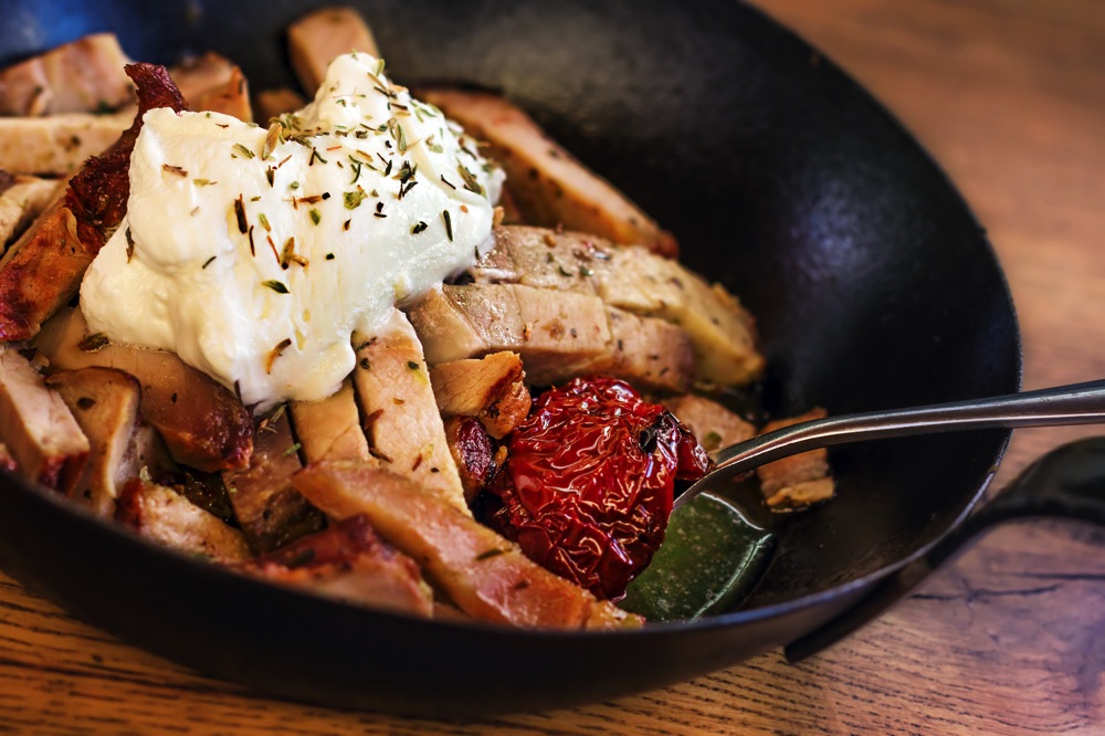 Crete food: chicken, vegetables, and yogurt