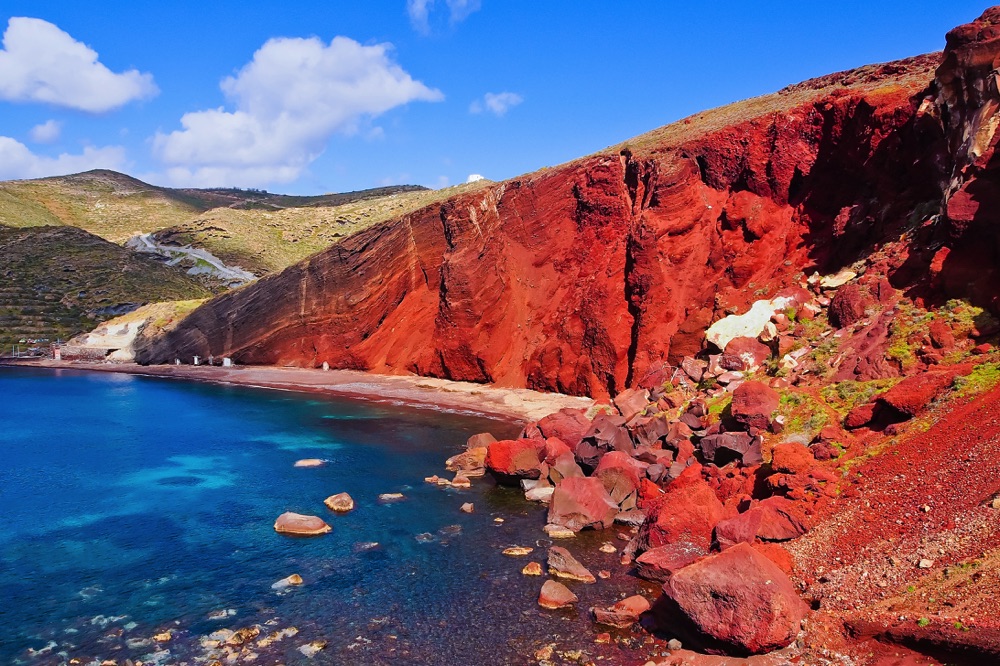 red beach on santorini