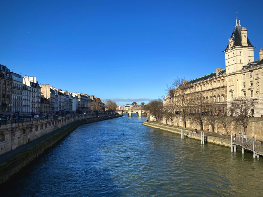 river seine