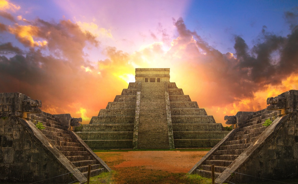 chichen itza ruins mexico