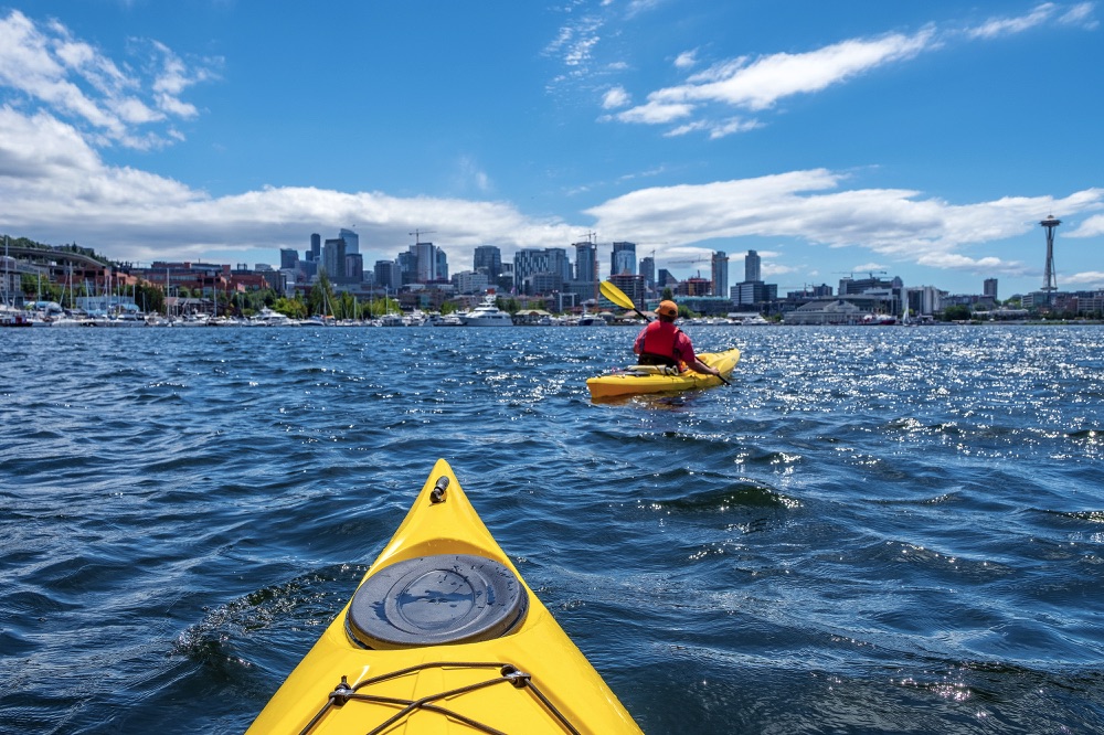 kayaking in seattle on a weekend