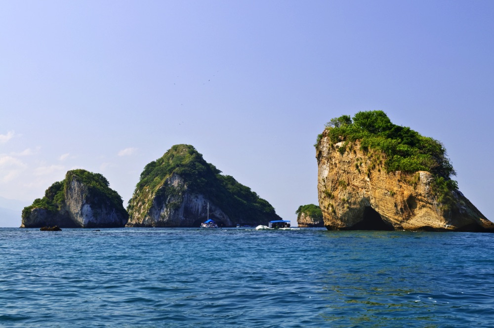 Los Arcos marine park