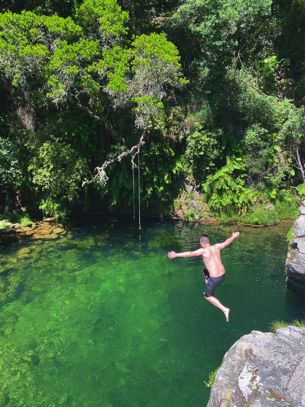 Soajo natural pools jumping