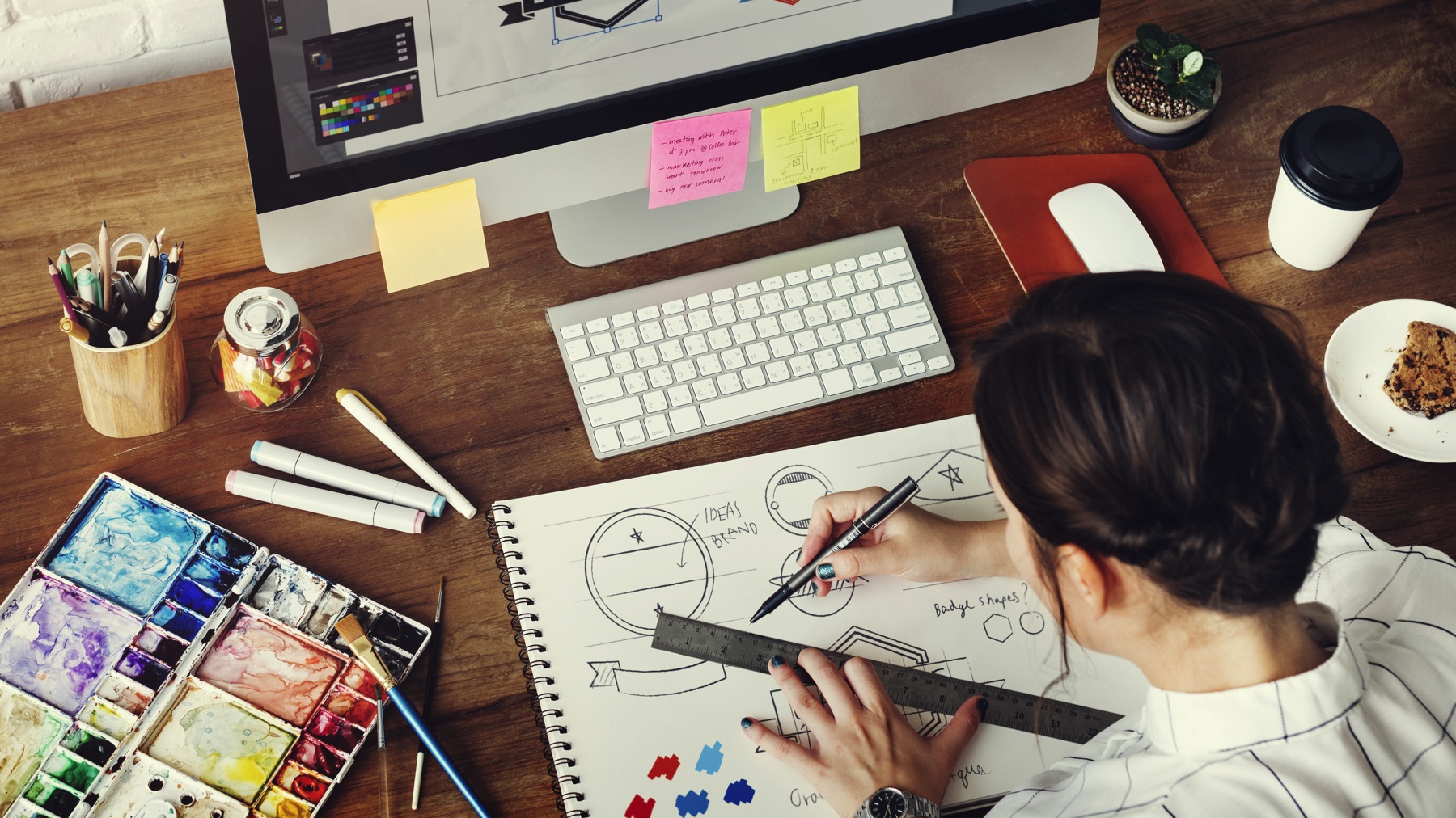 Featured image of post How Much Do Graphic Designers Make An Hour / If you're qualified, getting hired for one of these related graphic designer jobs may help you make more money than that of the average graphic designer position.