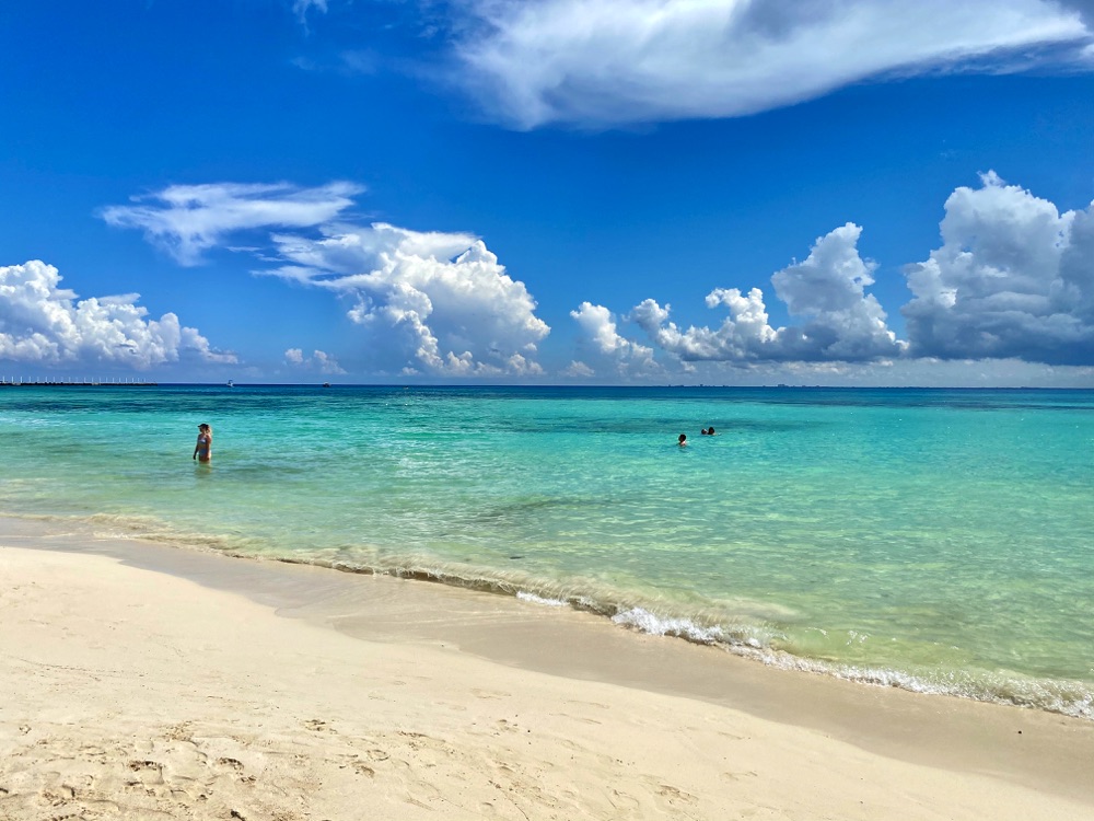 Lido’s Beach Club in playa del carmen 