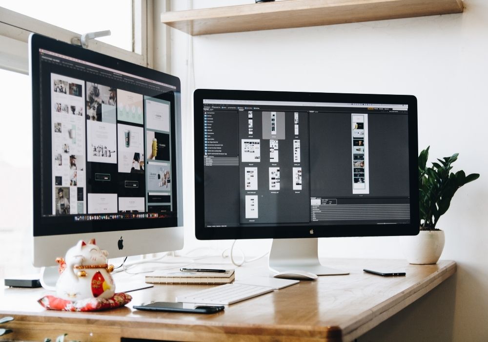 A desktop iMac, one of the best tools for graphic design