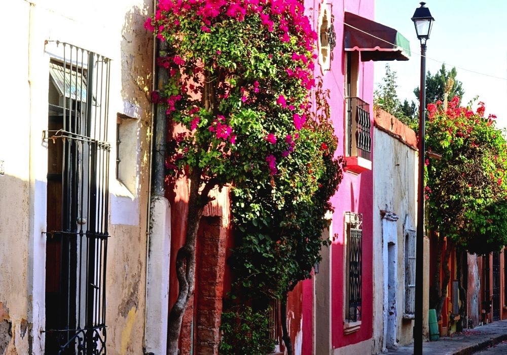 queretaro colourful streets