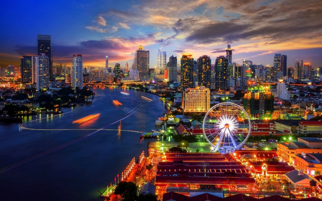 living in thailand pros and cons