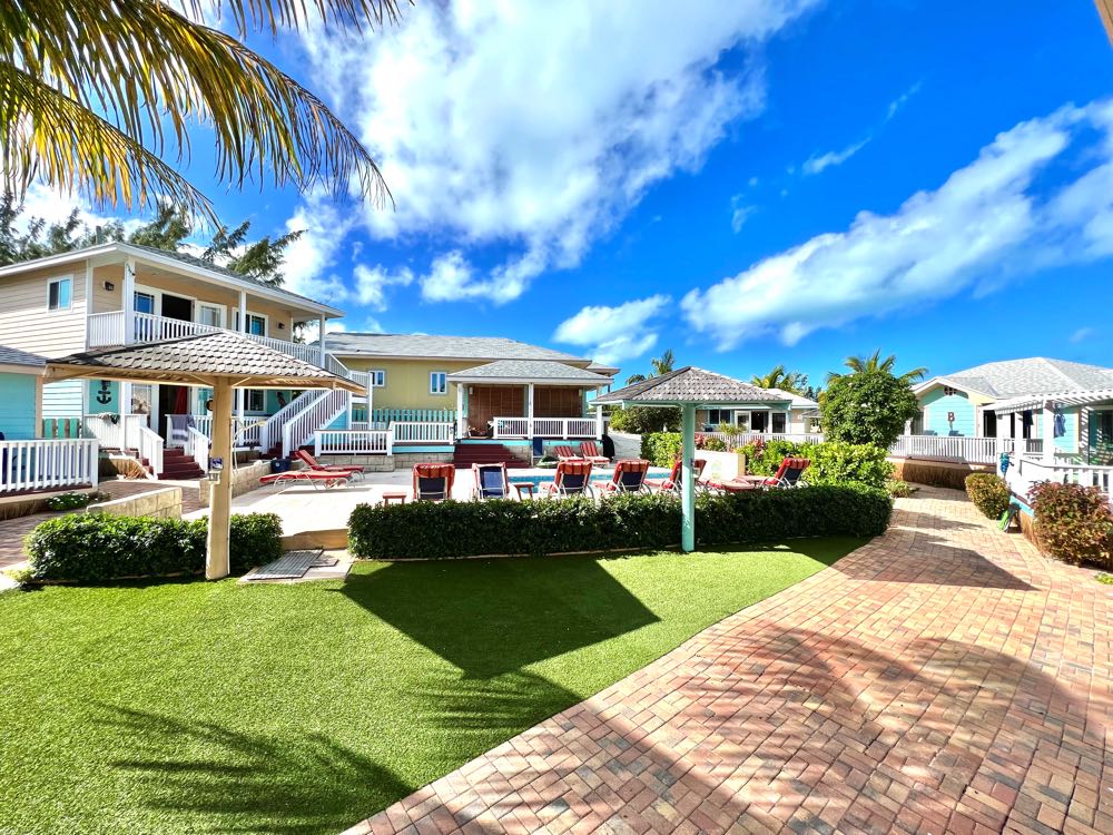 embrace resort staniel cay accommodation