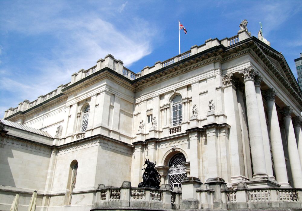 The amazing and old Tate Britain gallery from the outside.