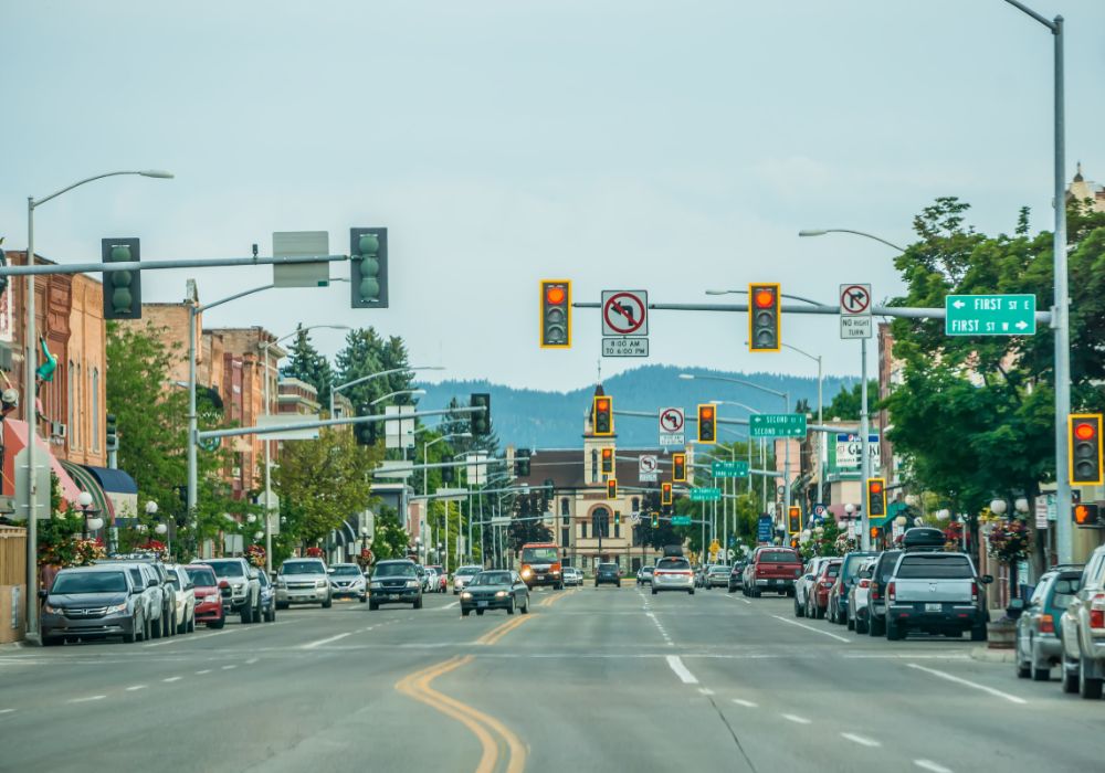 A traffic light on the main street of Kalispell, Montana.