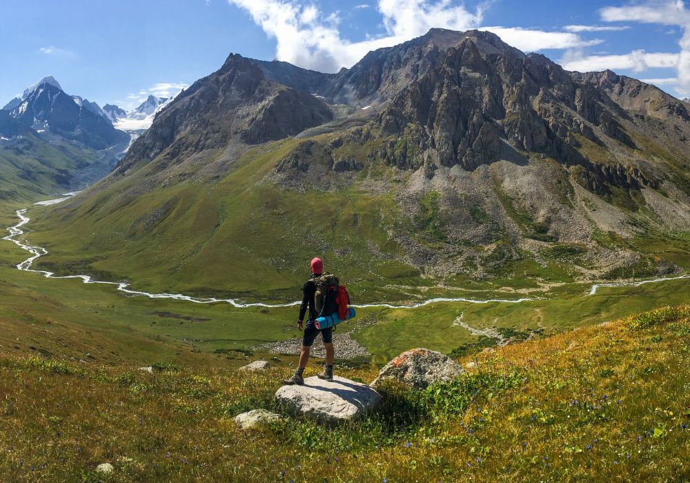 discover Kyrgyzstan panorama