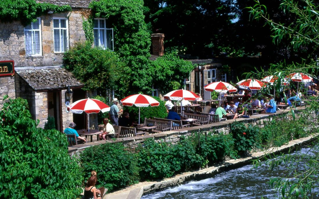 Trout Inn on the Cherwell River in Oxford