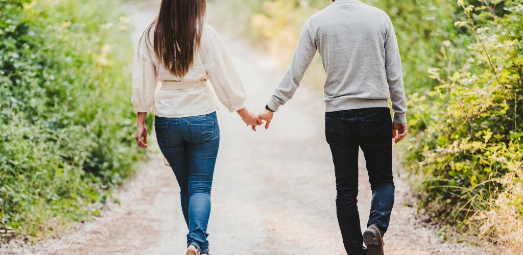 couple bath walking