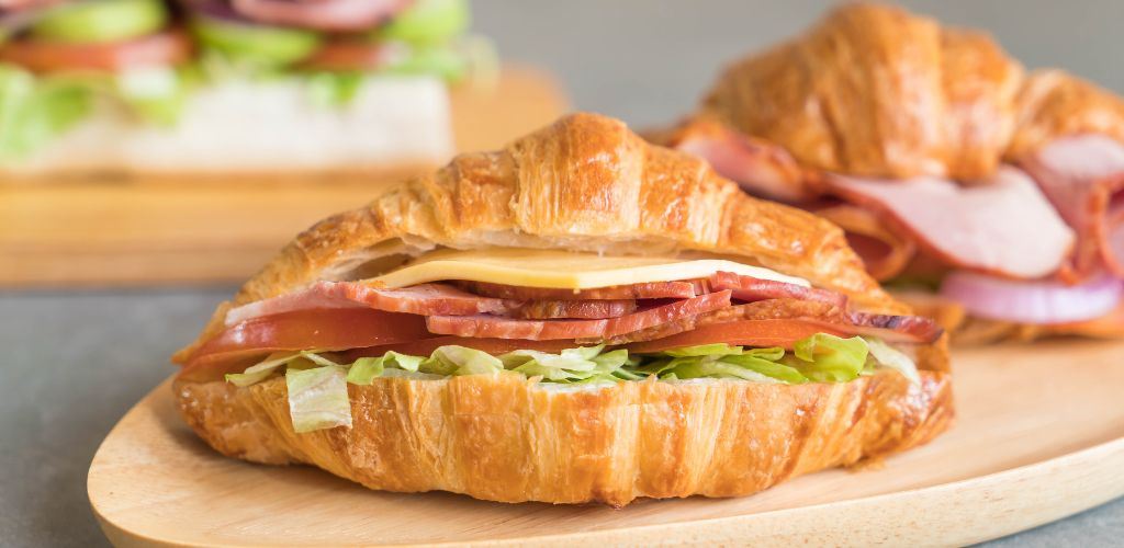 croissant sandwich